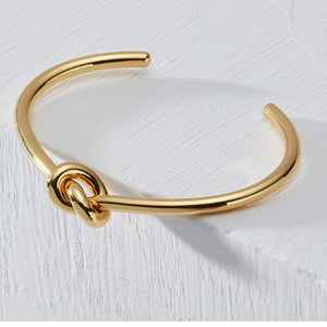 Open image in slideshow, KNOT SORRY CUFF BRACELET
